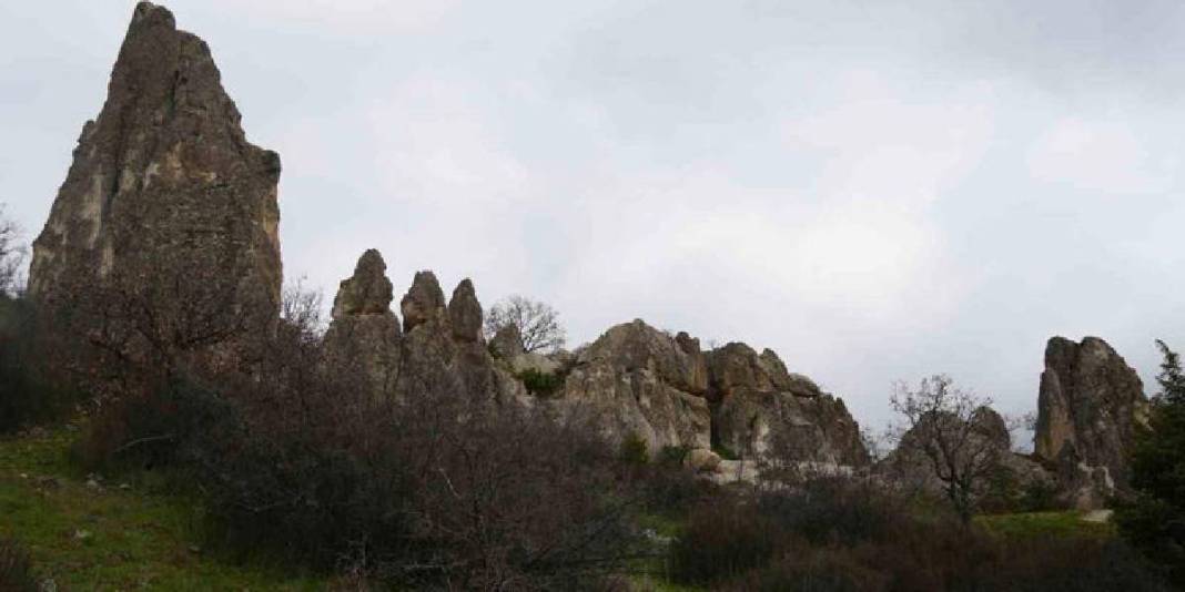 Burası Ankara’nın Kapadokyası! Doğa harikası peri bacaları görüntüsüyle mest ediyor 9